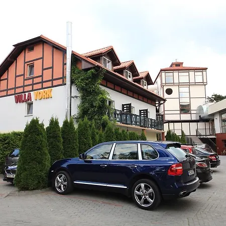 מלון Continental 3*