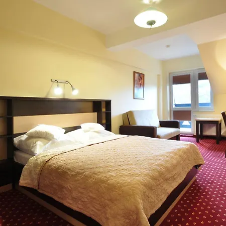 Continental מלון 3*