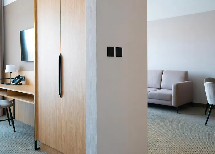 Continental Hotel 3*