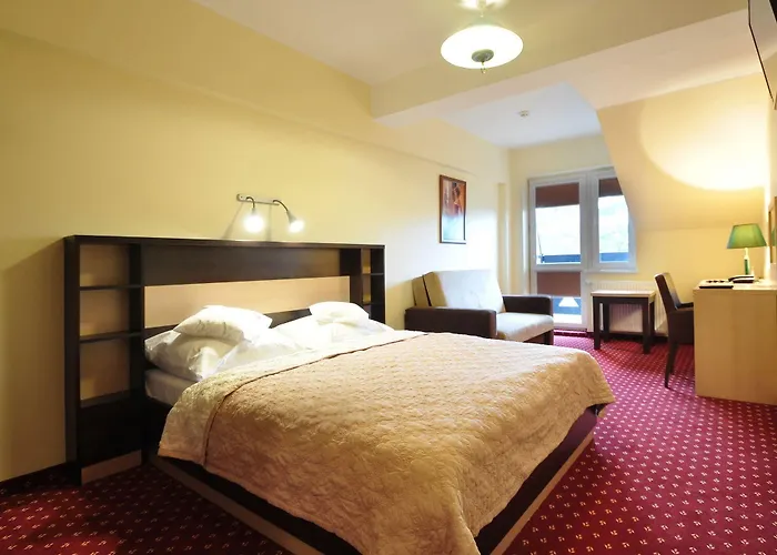 Continental Hotel 3*